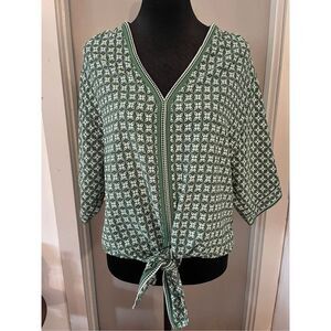 NWOT Max Studio Green and White Geometric design. Size medium